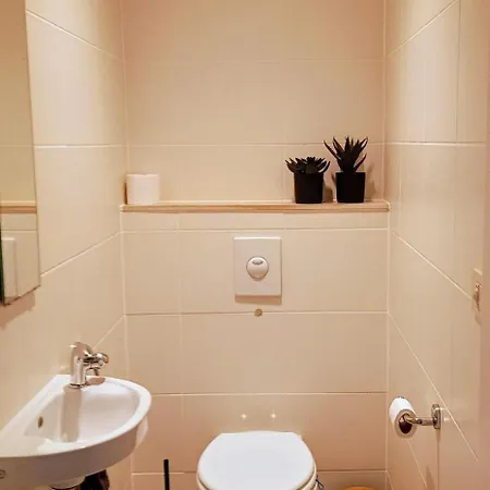 Сasa de vacaciones Huswell - Sunny Terrace With Harbour View - 5-min Walk To Station Ostende